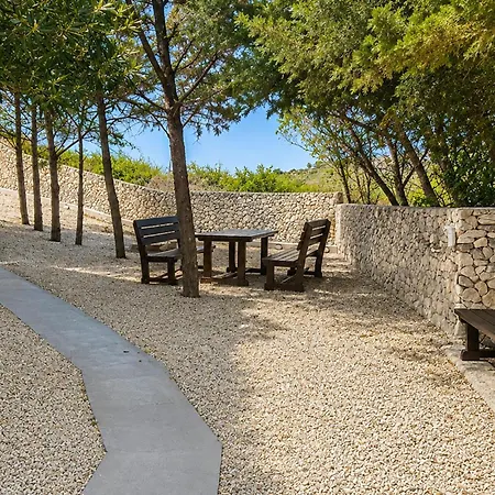Pet Friendly In Smokvica * Smokvica (Pag)