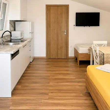 Pet Friendly In Smokvica Lägenhet